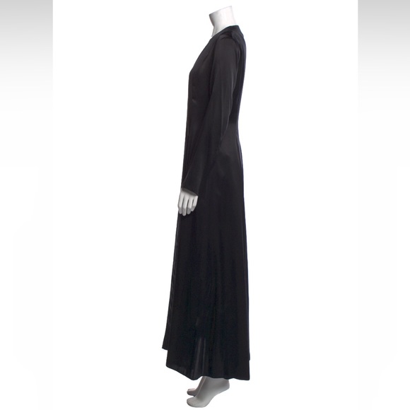 we are LEONE Black Silk Robe - Picture 3 of 12